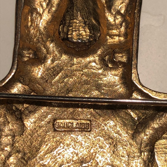 20th century gold molded glass & crystal brooch